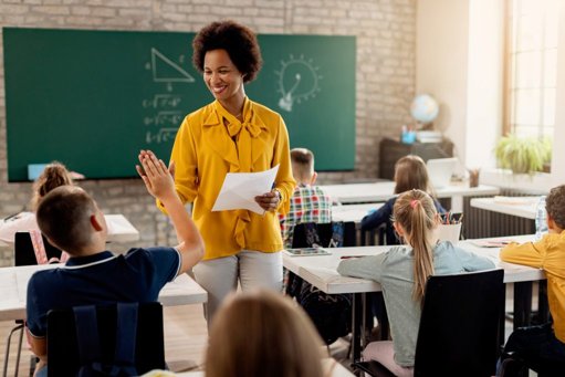 Falta de Professores Cria um "País a Duas Velocidades" na Educação