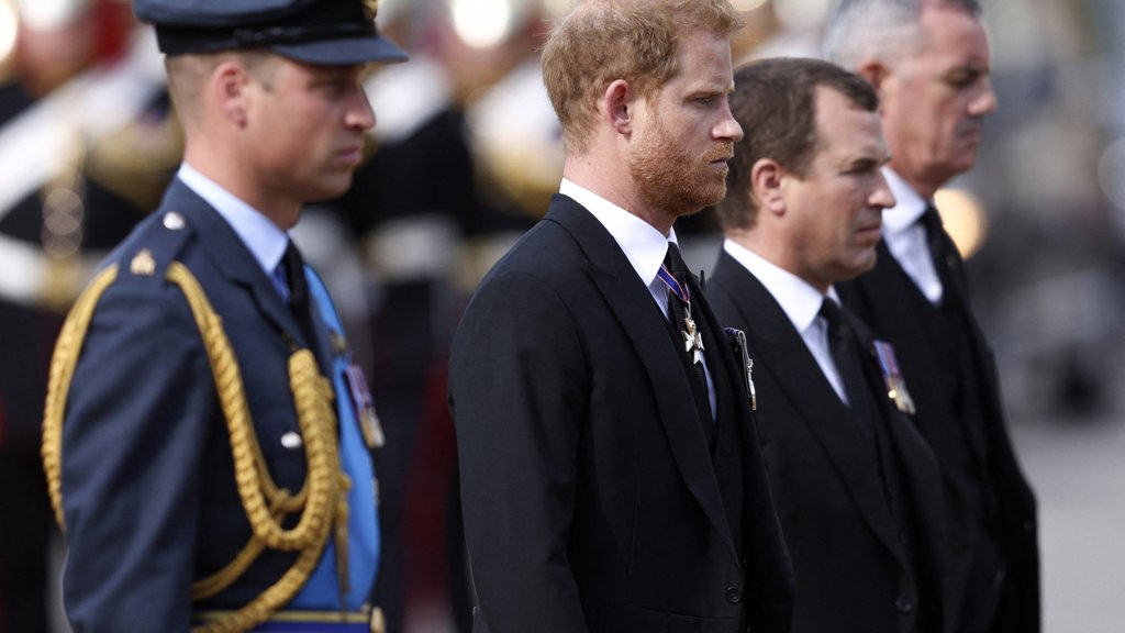 Noivado de Peter Phillips gera expectativa sobre reencontro de William e Harry