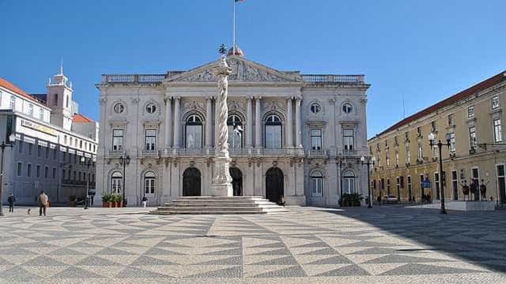 Estratégia de coligações domina o cenário pré-autárquico em Portugal