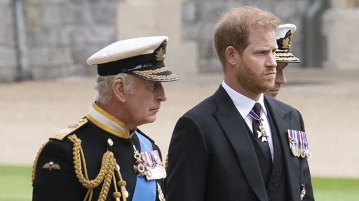 Reencontro Real: Príncipe Harry e Rei Carlos III reúnem-se em Londres após longa ausência