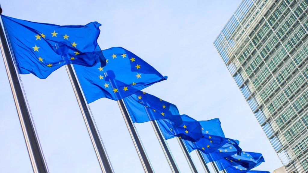 Acordo comercial entre UE e EUA estabelece teto tarifário de 15%