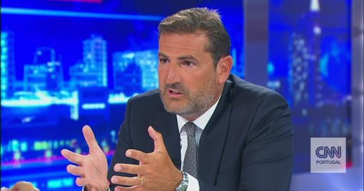 Incêndios em Portugal Desencadeiam Crise Política e Debate sobre Gestão Florestal